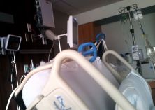 A kórházban a műtétet követő napig egyágyas fürdőszobás szobában helyztek el,