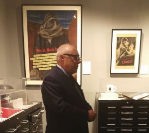 A tóra átadását a mai ünnepségen elsőként Oroszország New Yorkba akkreditált főkonzulja Igor L. Golubovskiy méltatta.