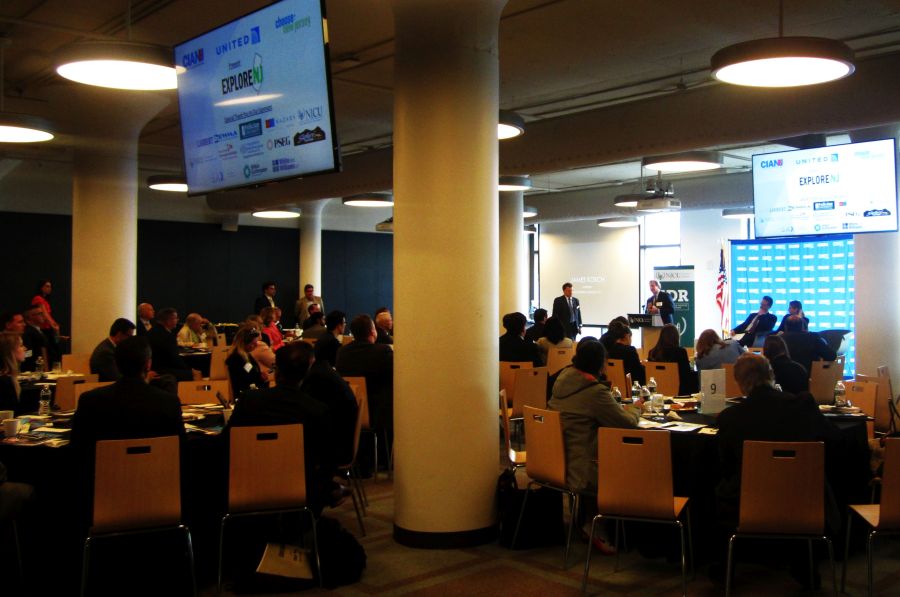 A New York-i székhelyű Amerikai Magyar Kereskedelmi Kamara "New Jersey-t választotta” - mondotta Barát Tamás az AmHunCham NY elnöke a SelectUSA csúcstalálkozó Jersey Cityben megrendezett “Fezed fel, válaszd New Jersey-t” Konferencia nyitóeseménye alkalmával. A WBPI tudósítója jelentette az eseményekről.